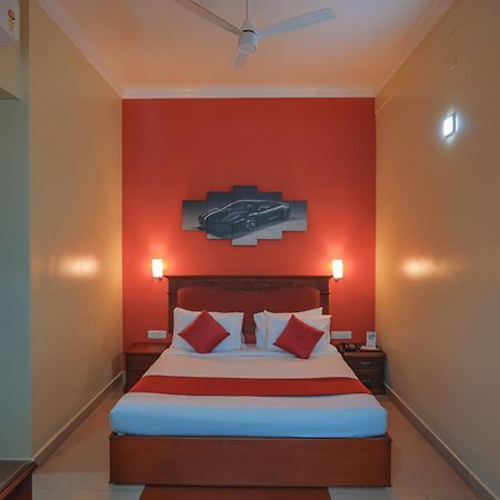Club7 Hotel Tiruvalla Exterior foto
